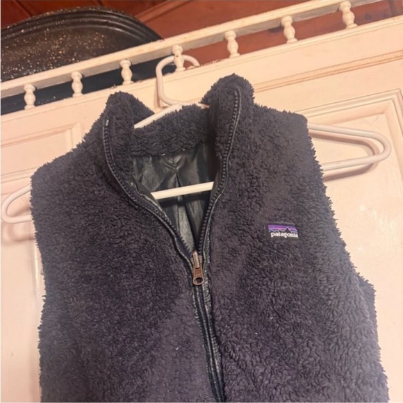 Patagonia Women's Charcoal Fleece Vest - Picture 3 of 5